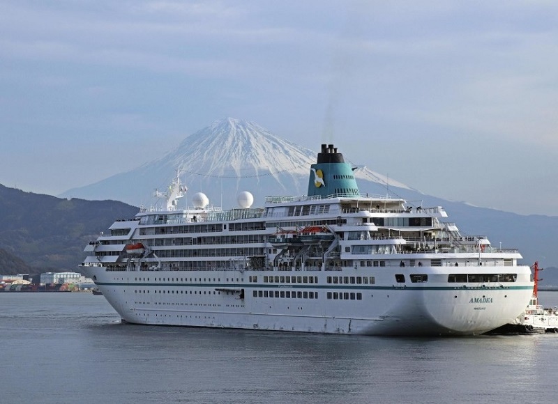 Du thuyền nước ngoài đầu tiên trong 3 năm đến Nhật Bản