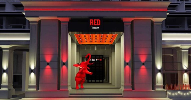 Lượng khách du lịch Phuket tăng mạnh trong quý 4 năm ngoái và mùa đông cao điểm đã tạo tiền đề cho sự phục hồi vào cuối năm