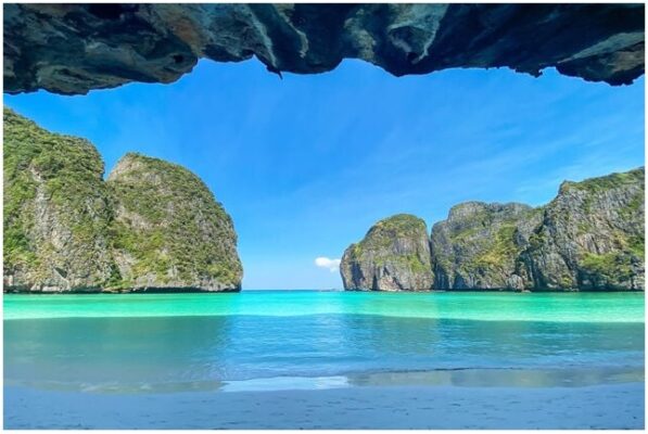 Thoát khỏi đám đông với Thuyền trưởng Mark