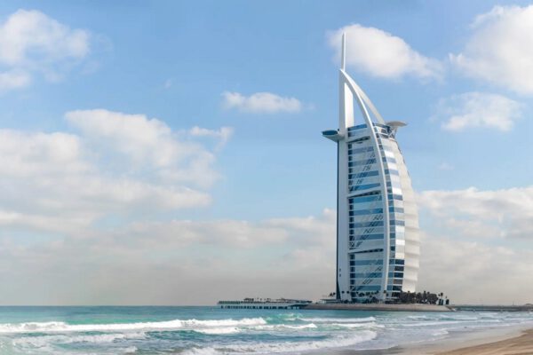 Điều gì khiến Dubai trở thành điểm đến du lịch tuyệt vời cho giới trẻ