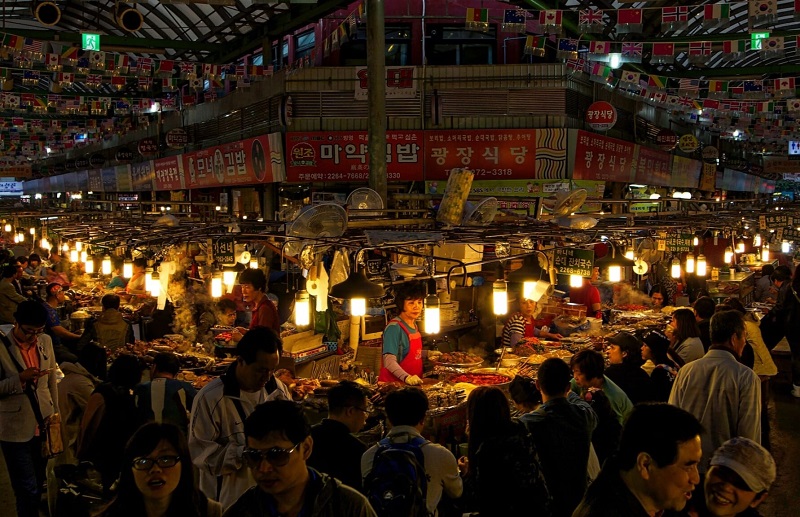 Khám phá đặc sản địa phương tại chợ Gwangjang