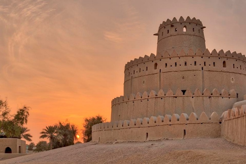 Pháo đài Al Jahili và các điểm tham quan khác có thể ít đông đúc hơn trong tháng Ramadan.