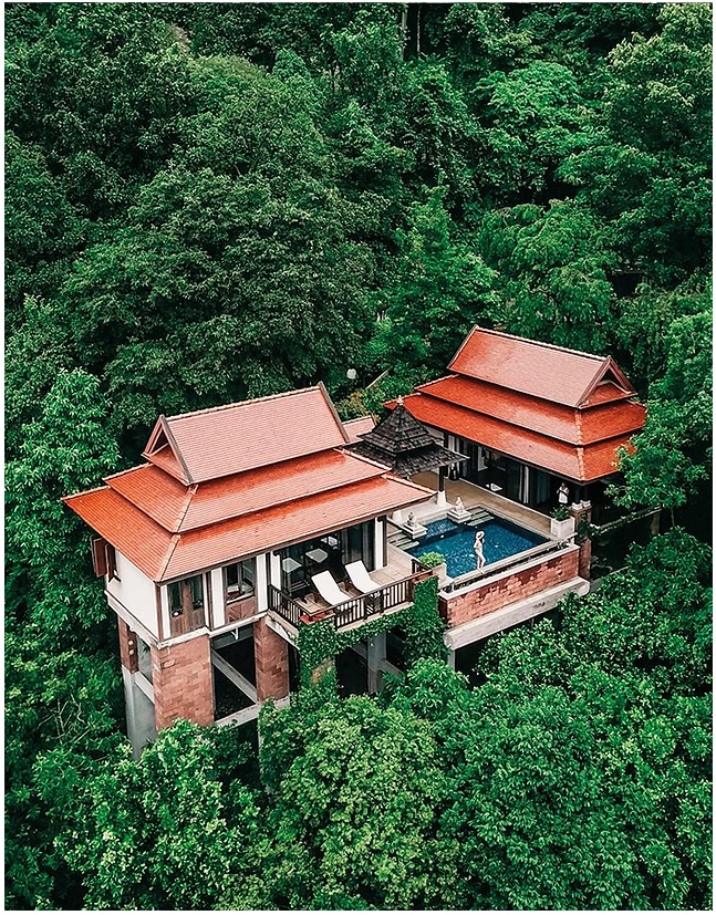 Pimalai nằm trên 40 ha rừng nhiệt đới tươi tốt.