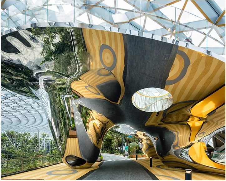 Discovery Slides tạo thành một khung cảnh điêu khắc khổng lồ.