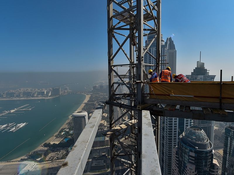 Hướng tới ngày khai trương Q2-2024. Đó là tình trạng của tòa tháp khách sạn Ciel ở Dubai Marina, nơi sẽ tạo ra 1.000 phòng khách sạn khác trong thành phố.