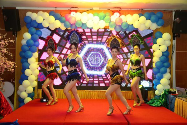 Mọi thứ bạn cần biết khi làm việc với công ty cung cấp nhân sự sự kiện