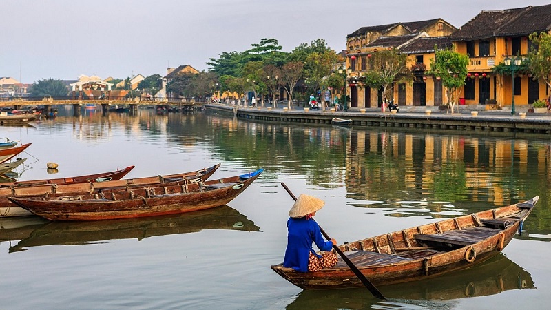 Một cuộc phiêu lưu gió lốc 3 thành phố và 5 ngày ở Việt Nam