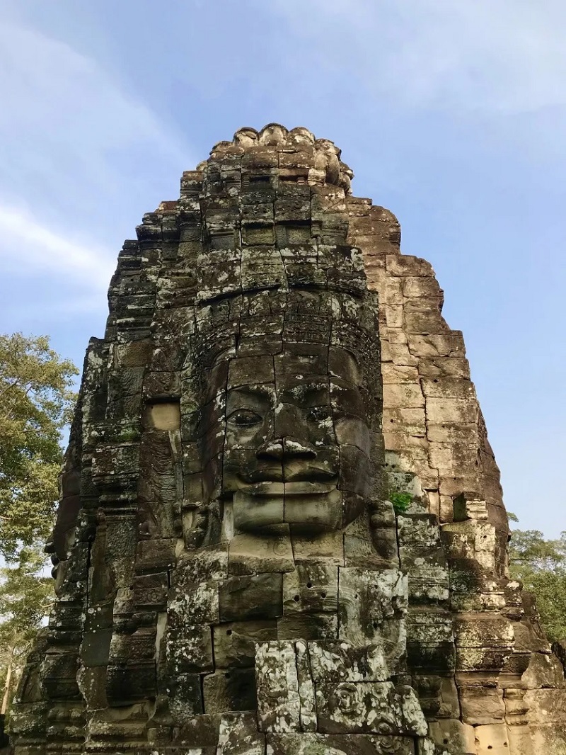Ngôi đền Phật giáo Bayon ở Siem Reap trưng bày bốn khuôn mặt được chạm khắc vào đá vào cuối thế kỷ 12