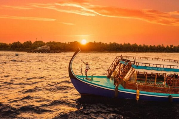 TỪ BIỂN ĐẾN LÀN DA Ở MALDIVES