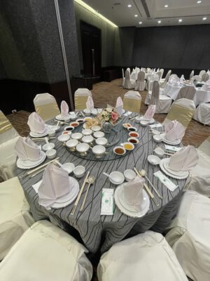 Vai Trò Thực Sự Của Đồ Ăn và Đồ Uống Trong Các Cuộc Họp Và Sự Kiện