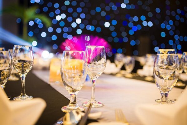 Tiệc Tất Niên trên toàn thế giới: Một Buổi Lễ Kết Thúc Năm Đặc Biệt