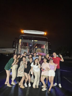 Tour Khách Đoàn-Khám Phá Thế Giới Mới Cùng Bạn Bè Và Người Thân