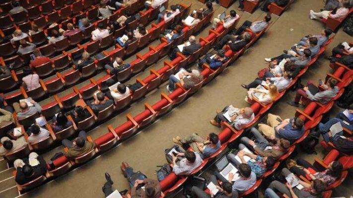 Vương quốc Anh chứng kiến sự tăng trưởng và thách thức trong nền kinh tế tổ chức sự kiện