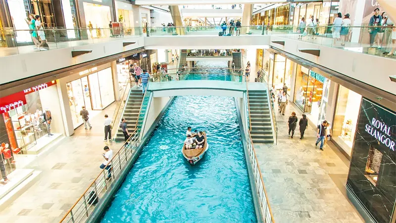 Khu mua sắm tại Marina Bay Sands, Singapore.