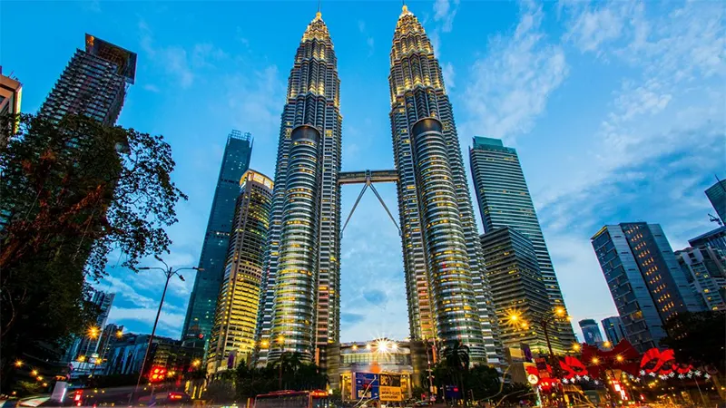 So sánh Malaysia và Singapore