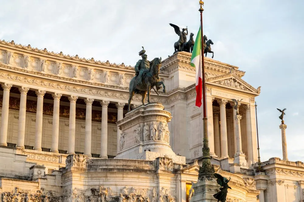 Italy at Hand 2025