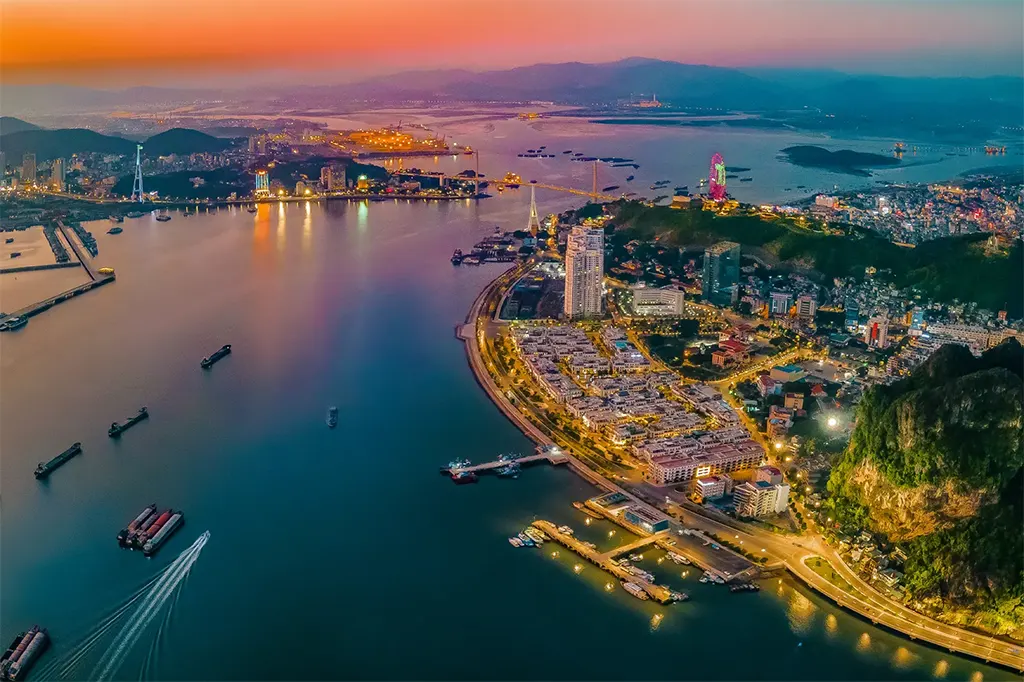 Du lịch MICE đưa Quảng Ninh trở thành điểm đến hàng đầu quanh năm tại Châu Á, kết hợp cơ sở hạ tầng kinh doanh vượt trội, trải nghiệm văn hóa phong phú và sức hấp dẫn du khách toàn cầu vô song