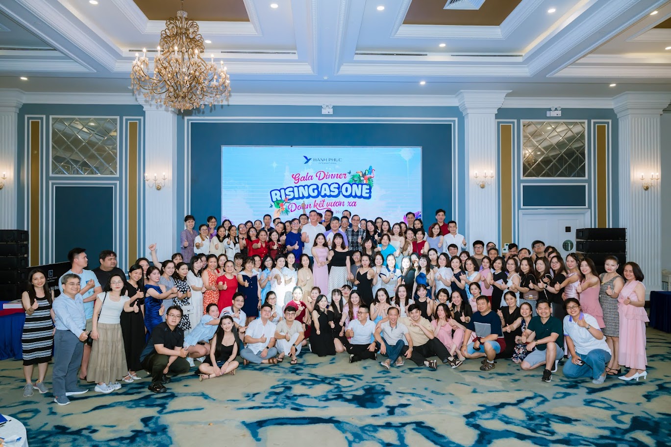 Lên đồ lộng lẫy nào