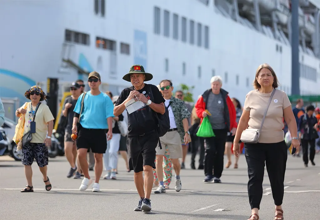 Visa mở đường băng cho du lịch cất cánh