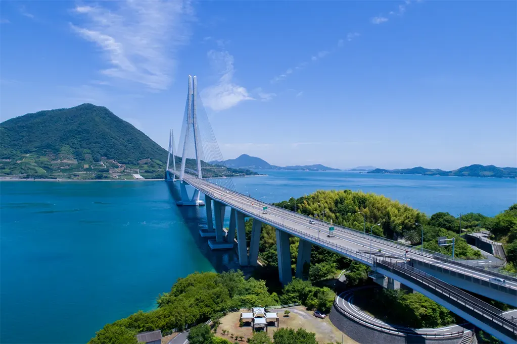 Cầu Tatara trên biển nội địa Seto, Nhật Bản