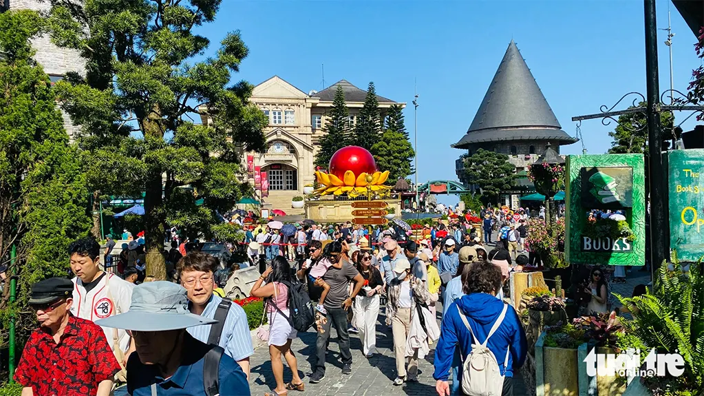 Du lịch Đà Nẵng tăng tốc, lãnh đạo cảnh báo nguy cơ quá tải, biến động giá phòng