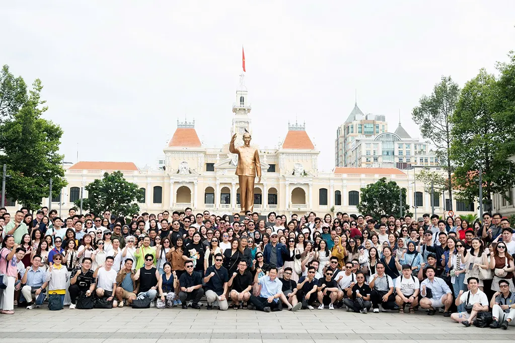 Đoàn khách MICE quy mô lớn chia thành nhiều đợt tham quan TP.HCM và một số tỉnh miền Tây