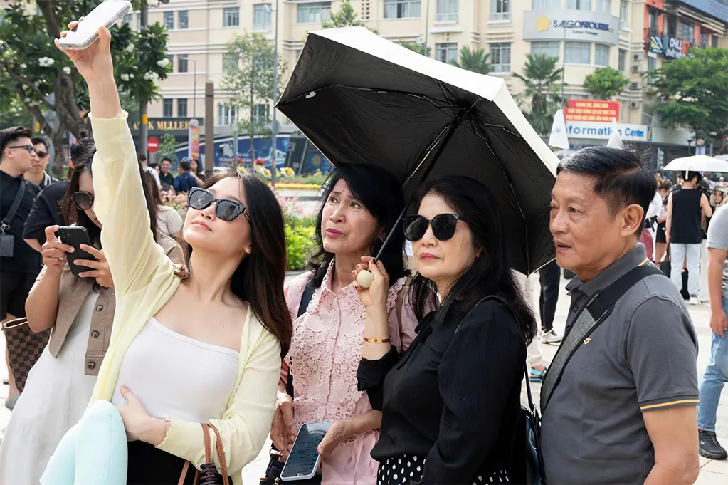 Những vị khách này là các đại lý xuất sắc của Allianz Indonesia tham gia chương trình du lịch khen thưởng
