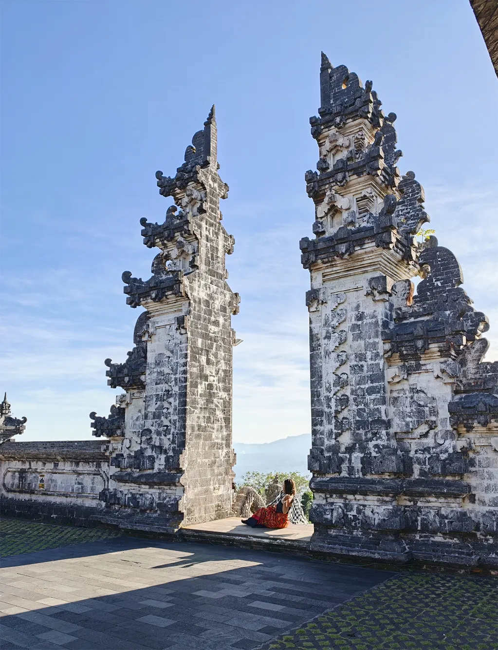 Cổng trời trên núi Lempuyang là một điểm nhấn du lịch ở phía đông Bali-