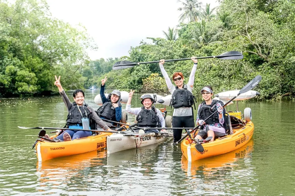 Du khách check-in giữa rừng ngập mặn Pulau Ubin