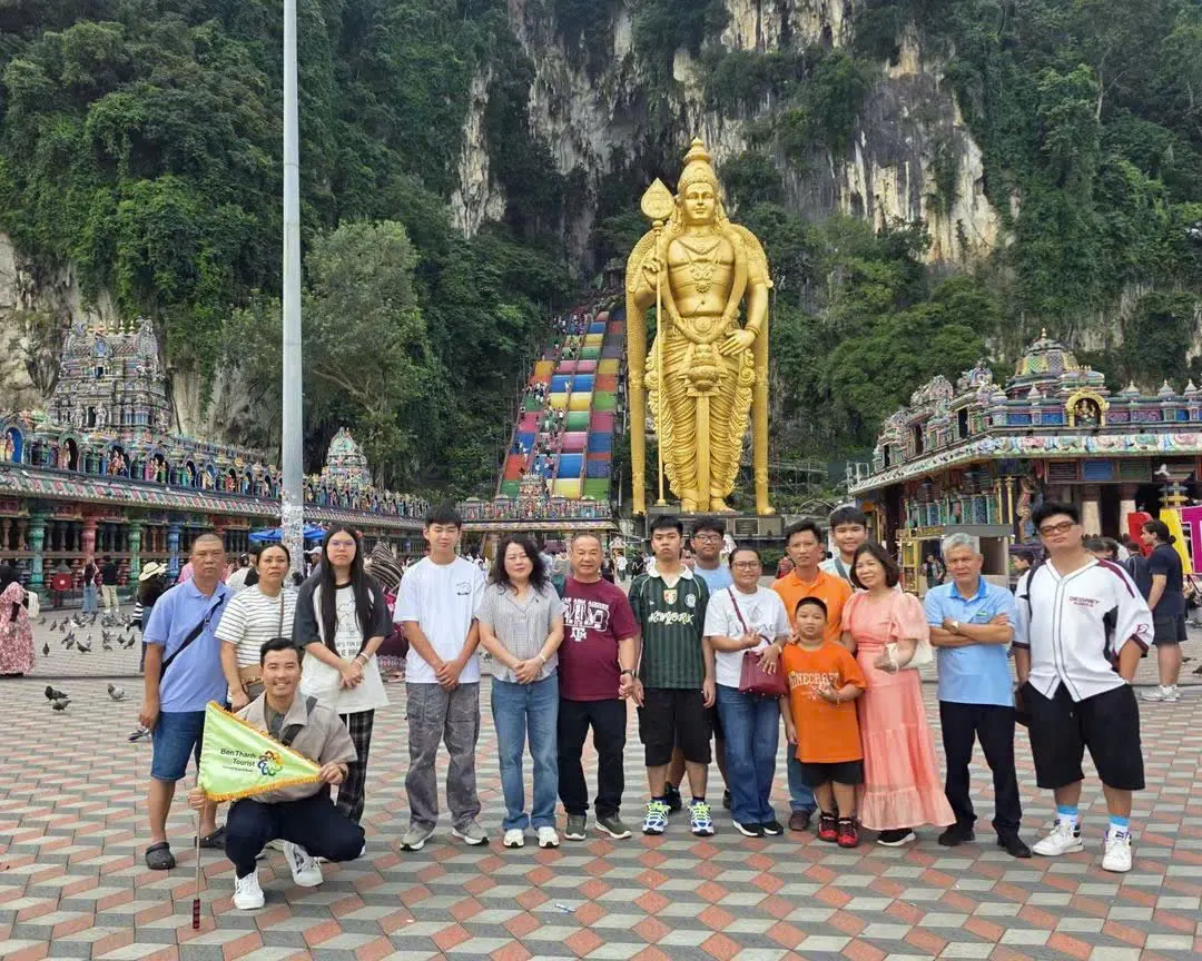Việc liên kết giữa hãng bay, doanh nghiệp lữ hành, khách sạn và điểm tham quan giúp giảm chi phí tour - Ảnh: LAN PHƯƠNG